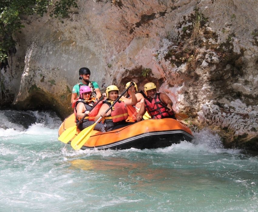 Rafting in Calabria sul Fiume Lao, un'esperienza da non perdere!