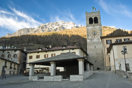 Bormio, il gioiello della Valtellina, tra acque termali e natura incontaminata